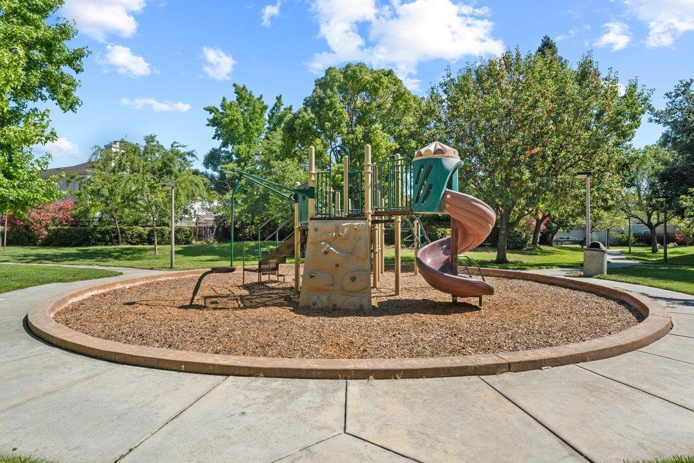 Detail Gallery Image 44 of 45 For 11563 Country Spring Ct, Cupertino,  CA 95014 - 3 Beds | 2/1 Baths