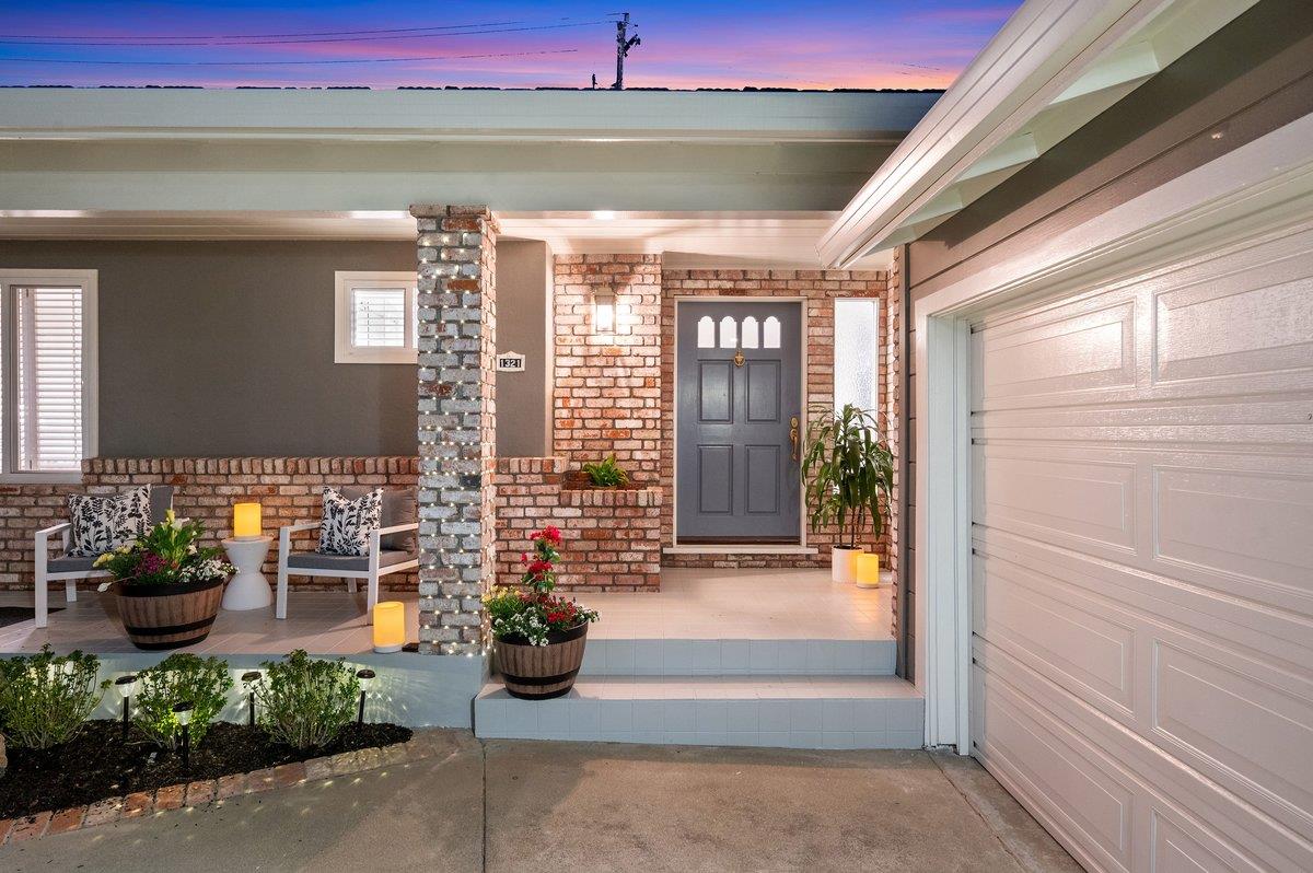 Detail Gallery Image 3 of 71 For 1321 Vernon Ter, San Mateo,  CA 94402 - 3 Beds | 2 Baths