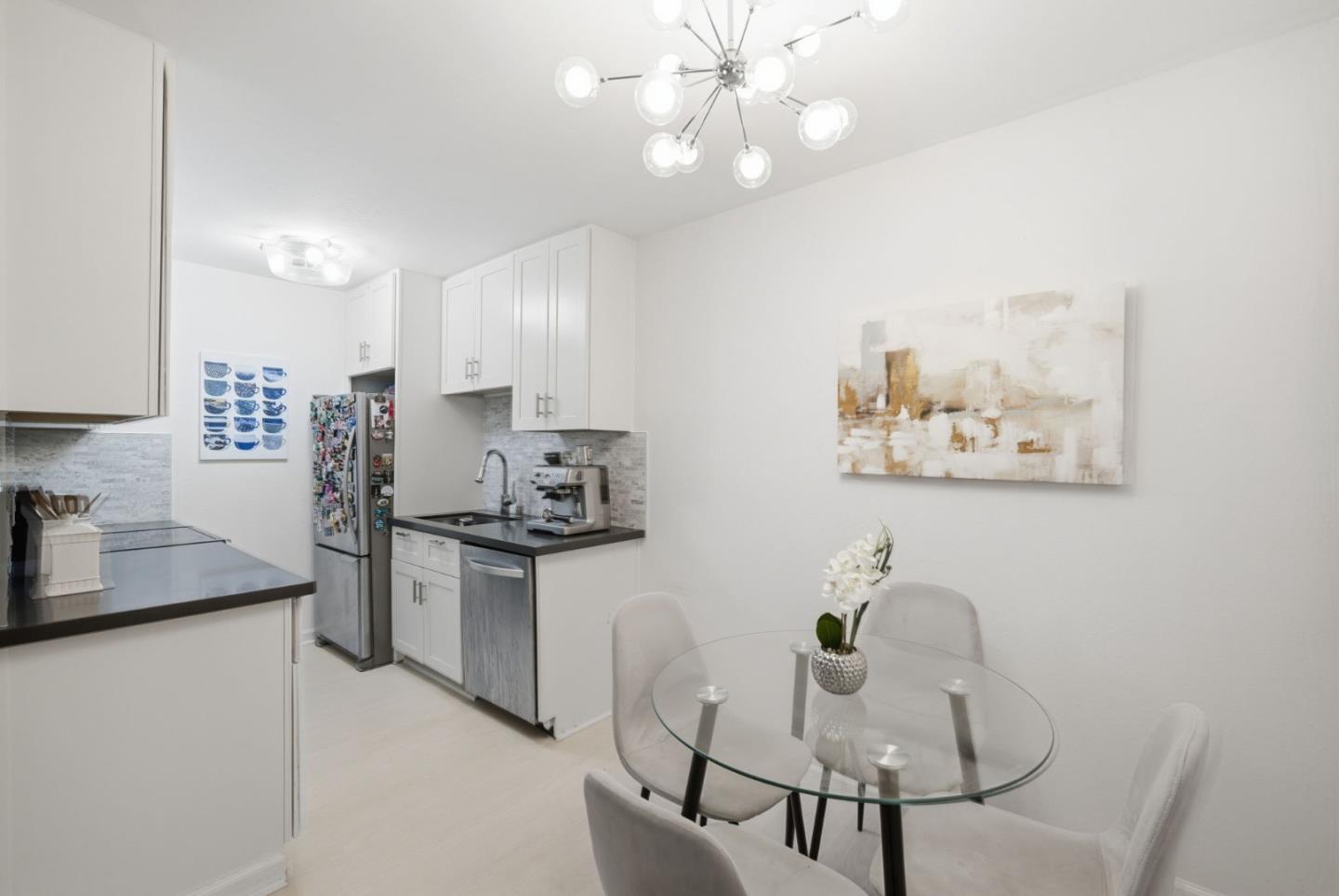 Detail Gallery Image 11 of 21 For 408 Boardwalk Ave #1,  San Bruno,  CA 94066 - 1 Beds | 1 Baths