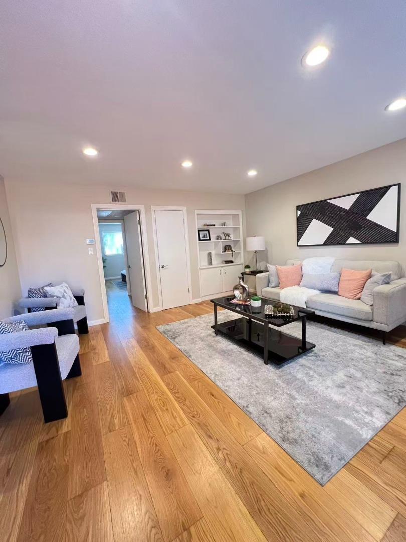 Detail Gallery Image 3 of 12 For 3001 Los Prados St #104,  San Mateo,  CA 94403 - 2 Beds | 2 Baths