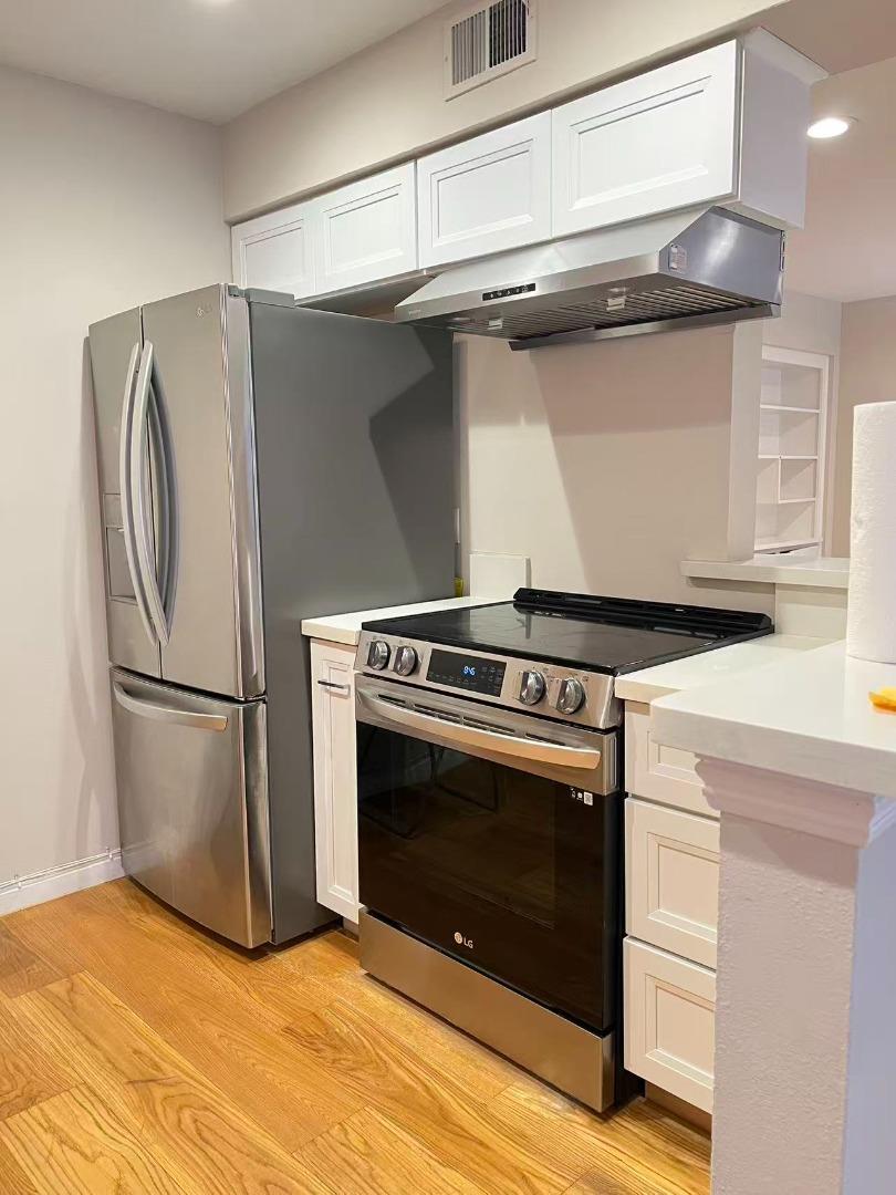 Detail Gallery Image 5 of 12 For 3001 Los Prados St #104,  San Mateo,  CA 94403 - 2 Beds | 2 Baths