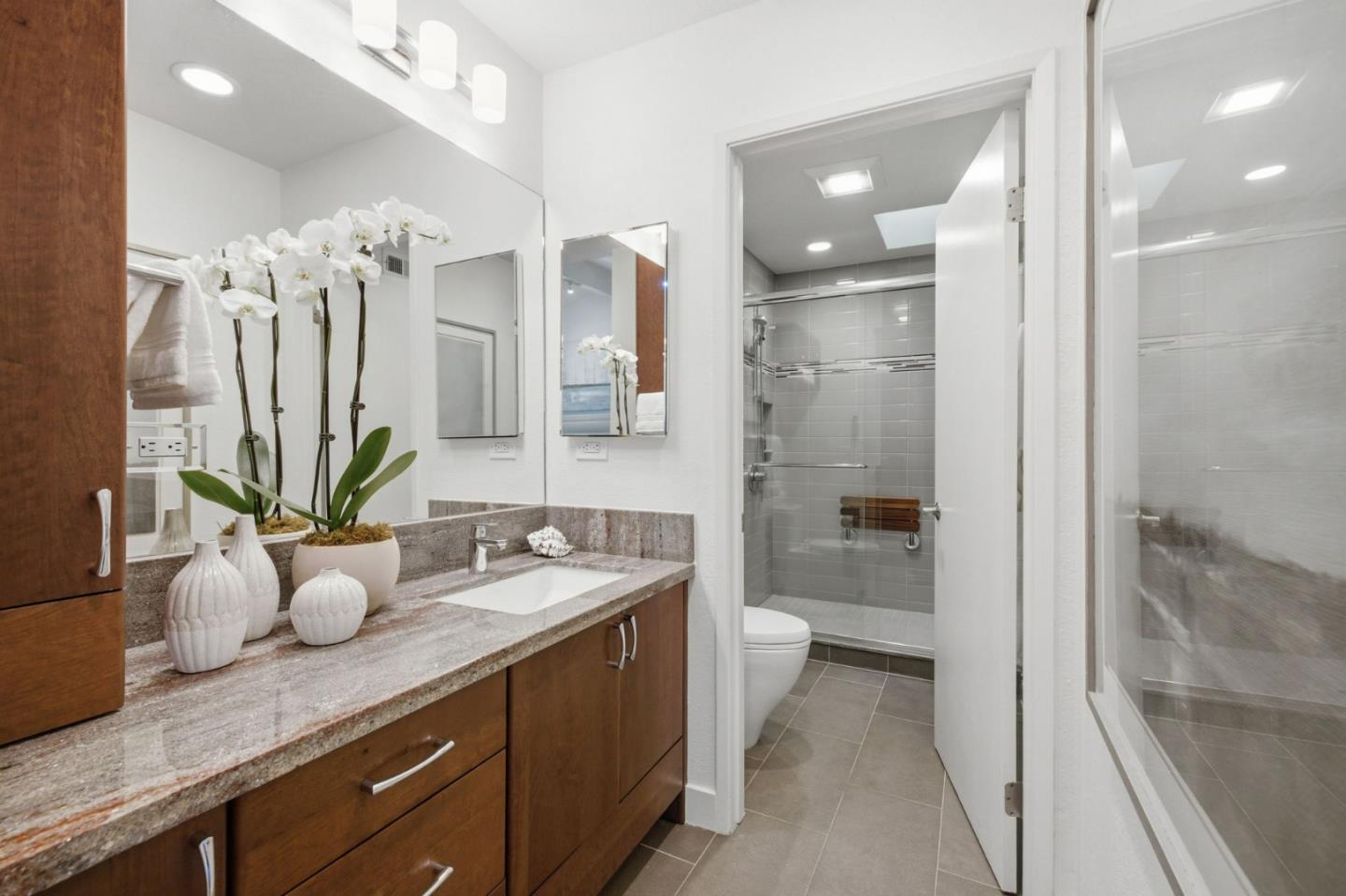 Detail Gallery Image 18 of 36 For 572 Seahorse Ln, Redwood Shores,  CA 94065 - 3 Beds | 2 Baths