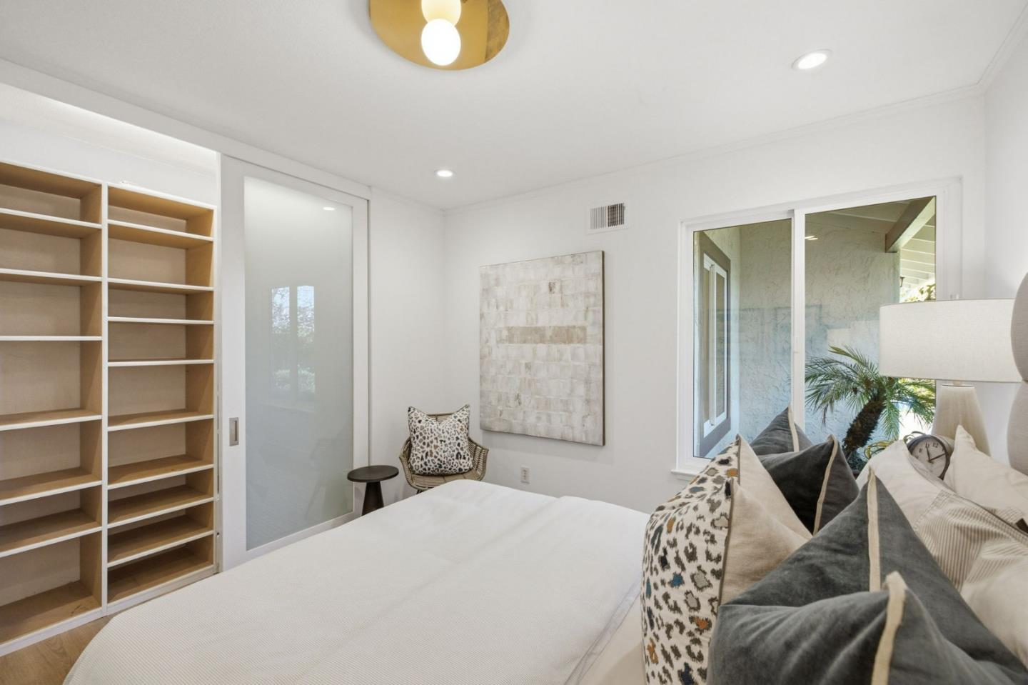 Detail Gallery Image 21 of 36 For 572 Seahorse Ln, Redwood Shores,  CA 94065 - 3 Beds | 2 Baths