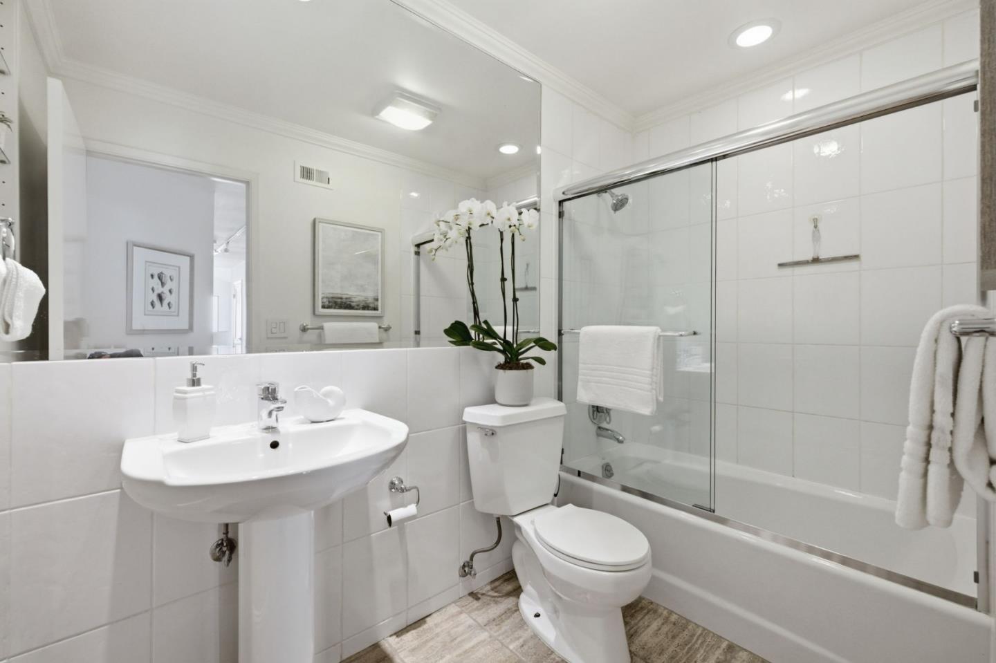 Detail Gallery Image 22 of 36 For 572 Seahorse Ln, Redwood Shores,  CA 94065 - 3 Beds | 2 Baths