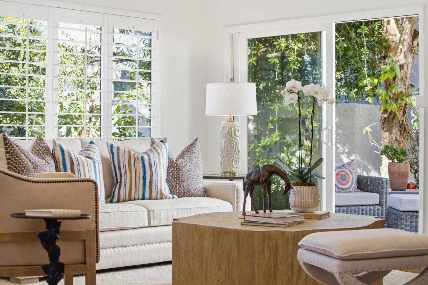 Detail Gallery Image 4 of 36 For 572 Seahorse Ln, Redwood Shores,  CA 94065 - 3 Beds | 2 Baths