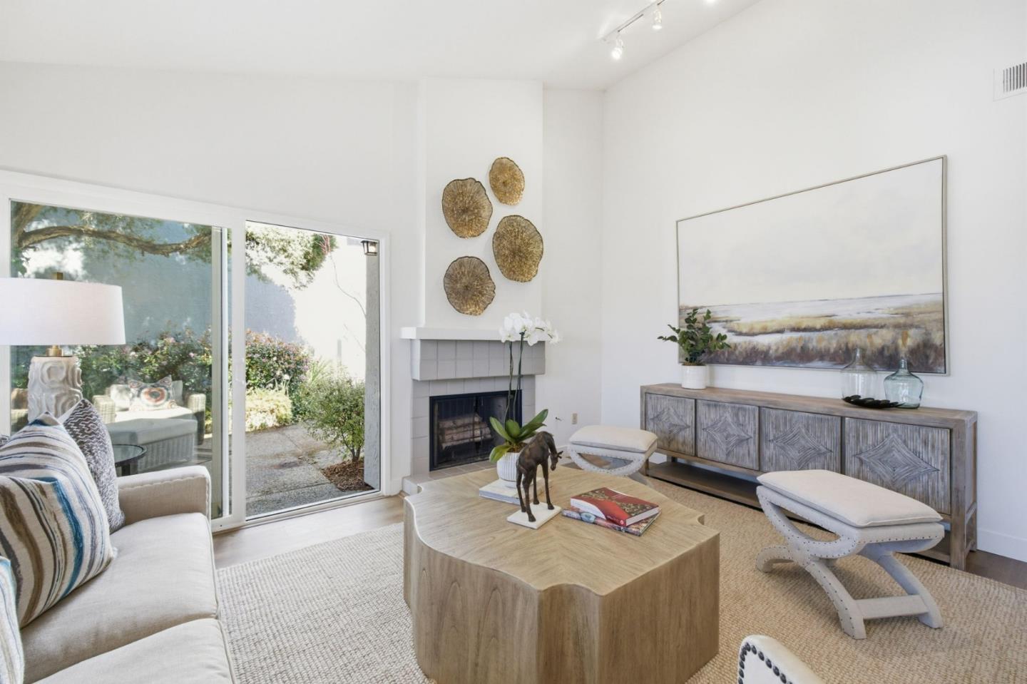 Detail Gallery Image 6 of 36 For 572 Seahorse Ln, Redwood Shores,  CA 94065 - 3 Beds | 2 Baths