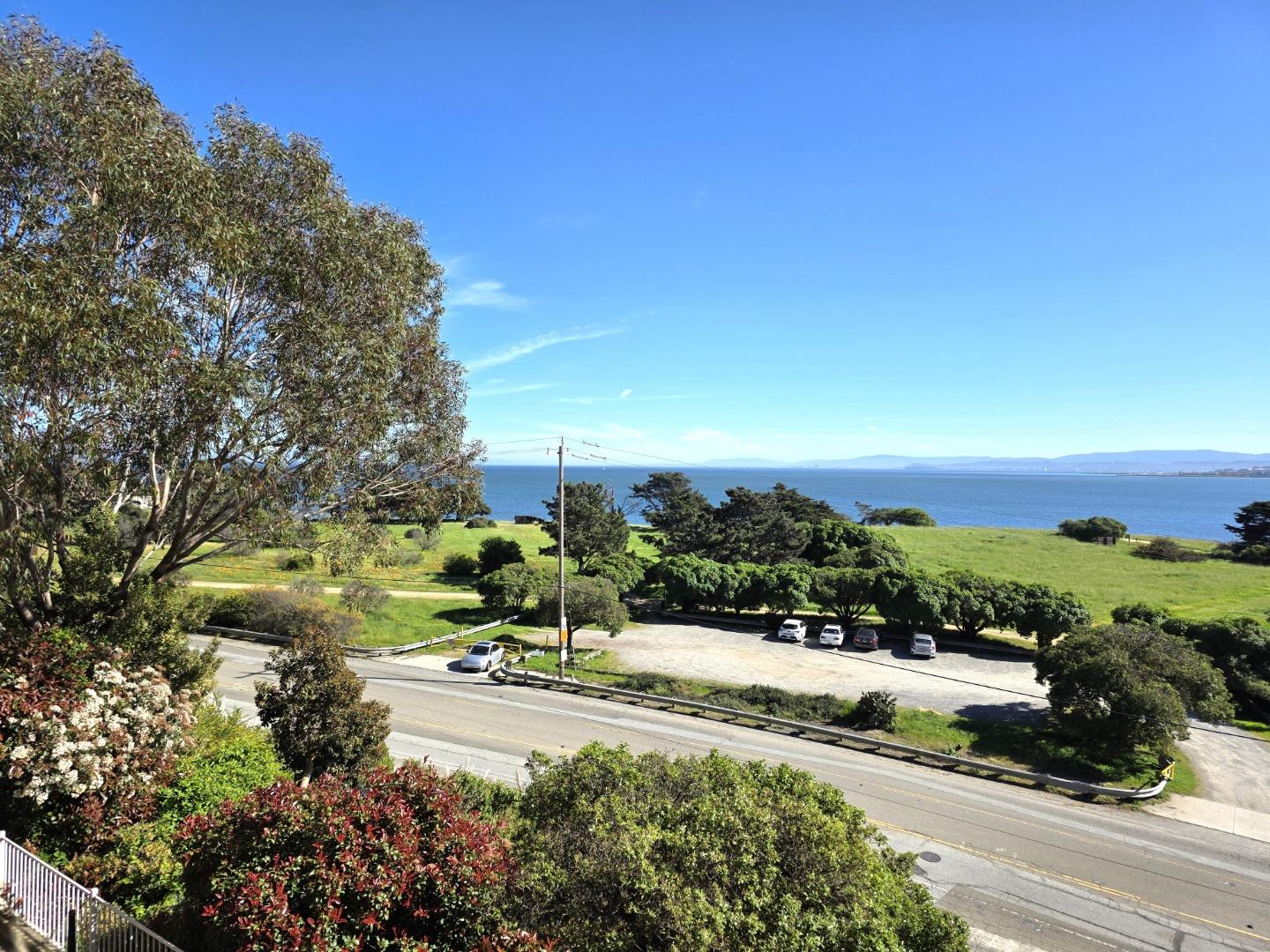 Detail Gallery Image 30 of 32 For 101 Crescent Way #2112,  San Francisco,  CA 94134 - 3 Beds | 2 Baths