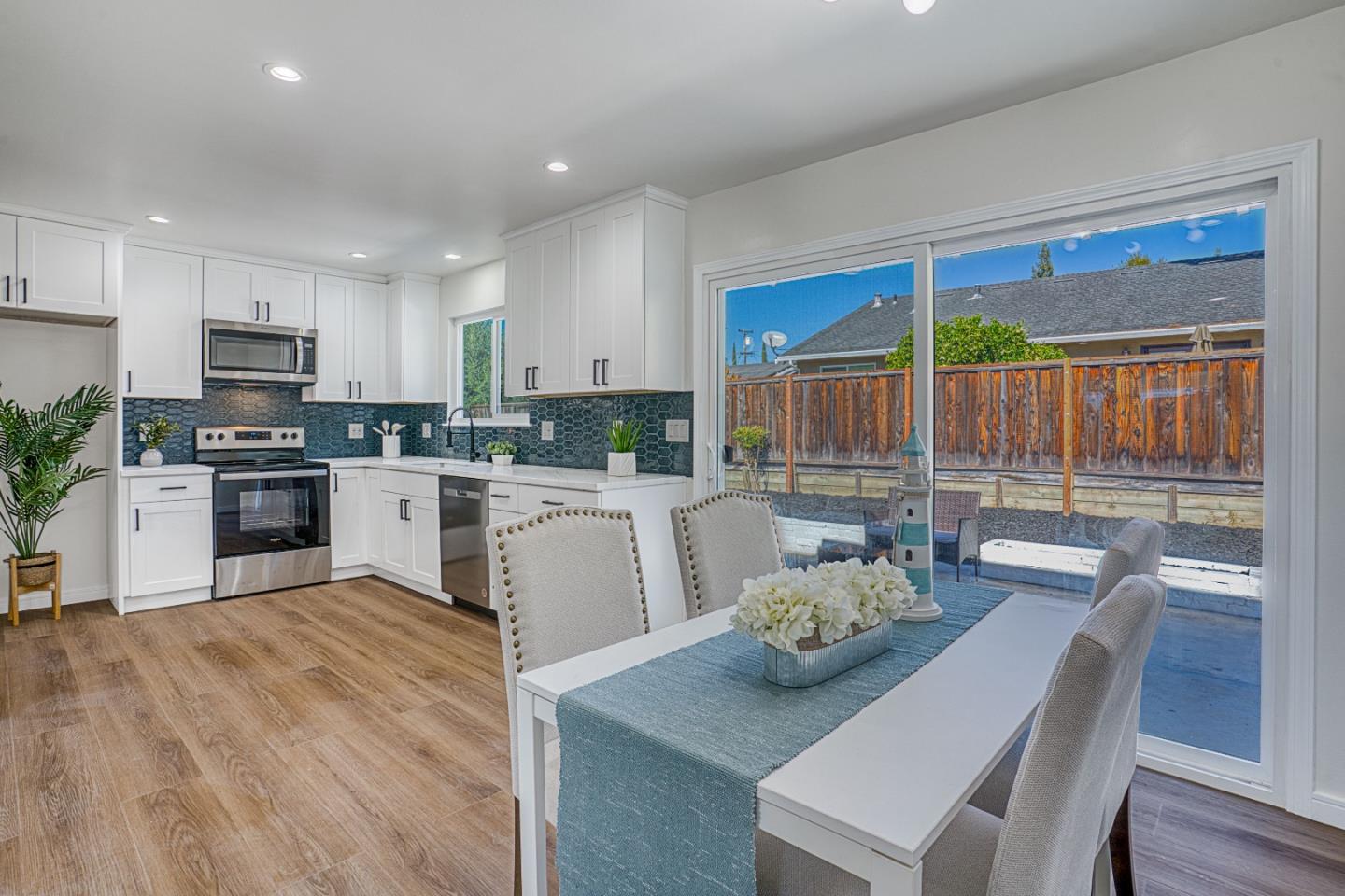 Detail Gallery Image 5 of 23 For 2710 Kelly St, Livermore,  CA 94551 - 3 Beds | 2 Baths