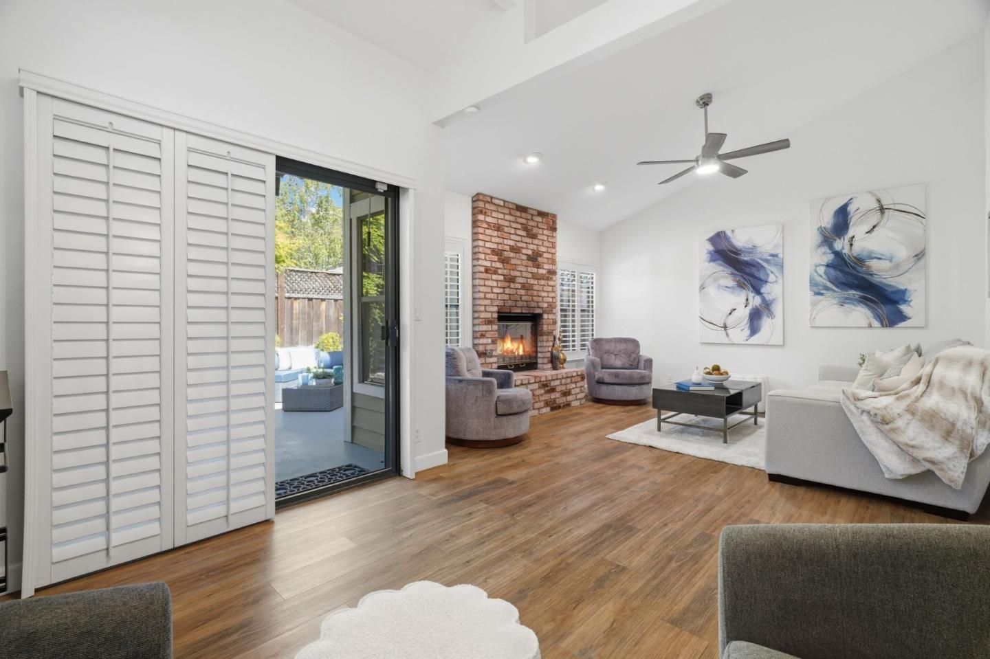 Detail Gallery Image 10 of 43 For 135 Redding Rd a,  Campbell,  CA 95008 - 2 Beds | 2/1 Baths