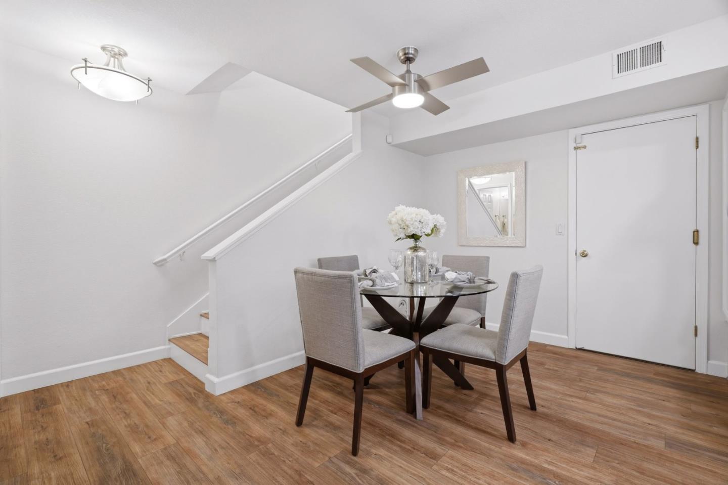 Detail Gallery Image 12 of 43 For 135 Redding Rd a,  Campbell,  CA 95008 - 2 Beds | 2/1 Baths