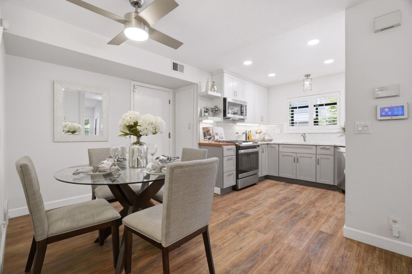 Detail Gallery Image 13 of 43 For 135 Redding Rd a,  Campbell,  CA 95008 - 2 Beds | 2/1 Baths