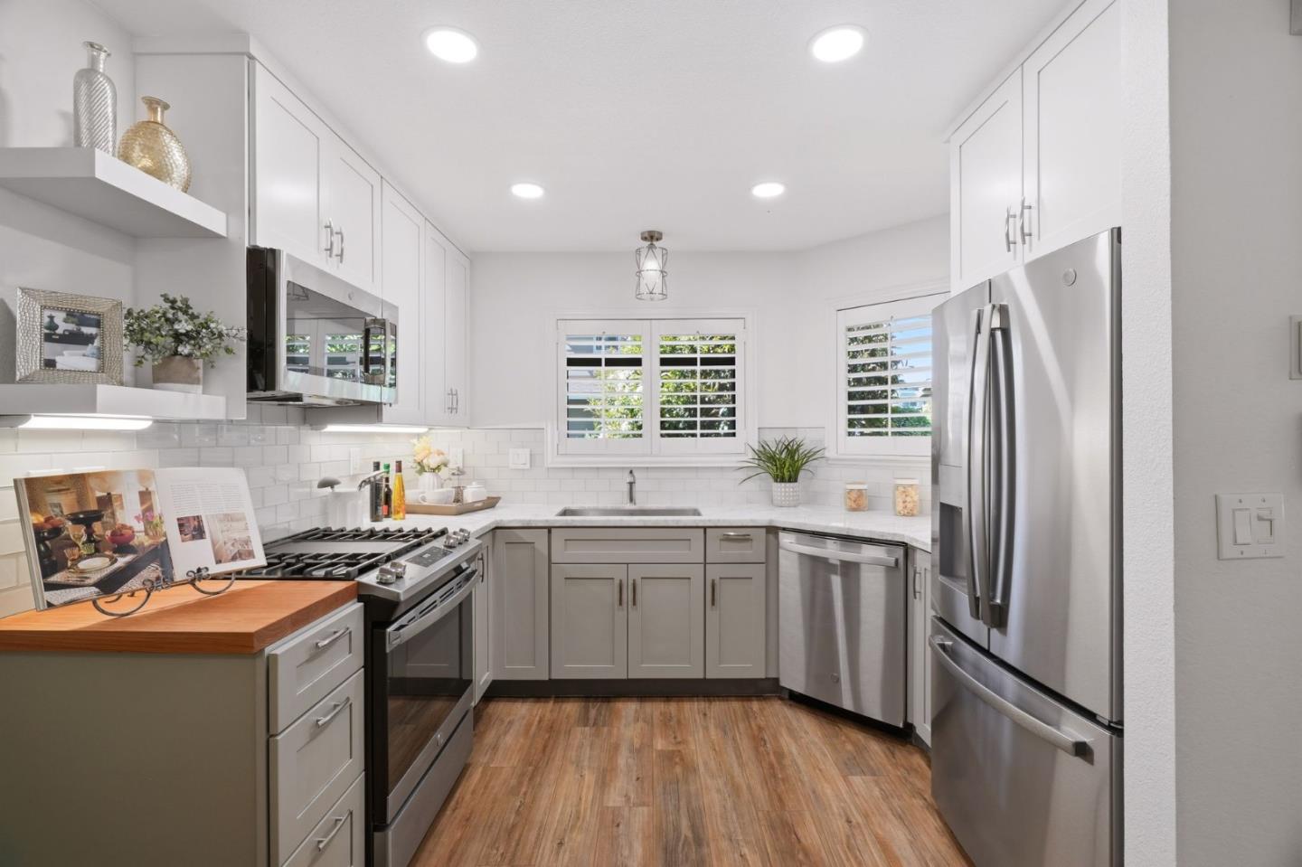 Detail Gallery Image 15 of 43 For 135 Redding Rd a,  Campbell,  CA 95008 - 2 Beds | 2/1 Baths