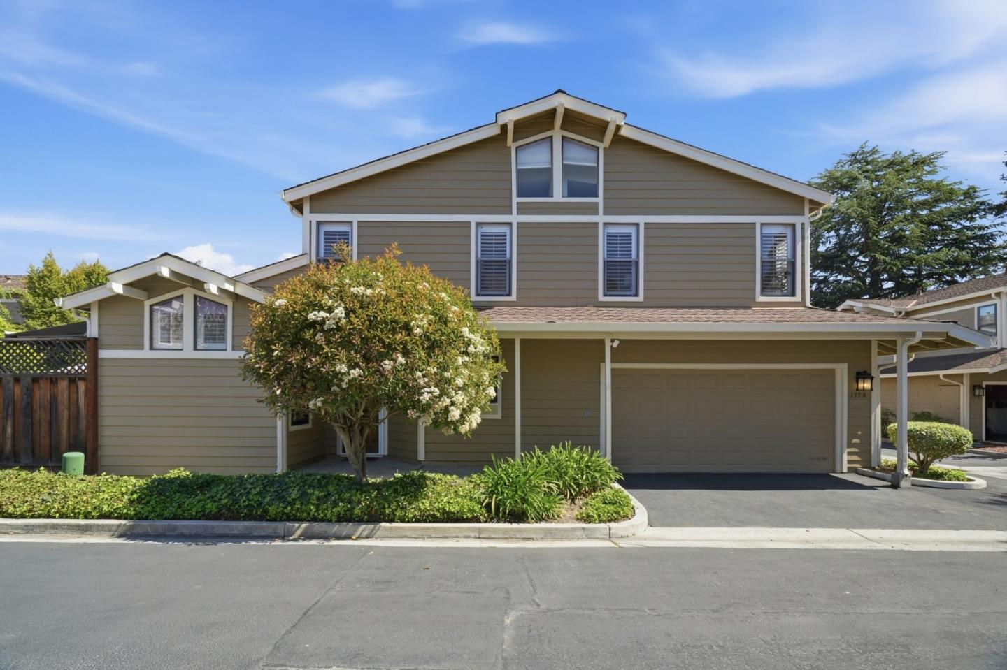 Detail Gallery Image 2 of 43 For 135 Redding Rd a,  Campbell,  CA 95008 - 2 Beds | 2/1 Baths