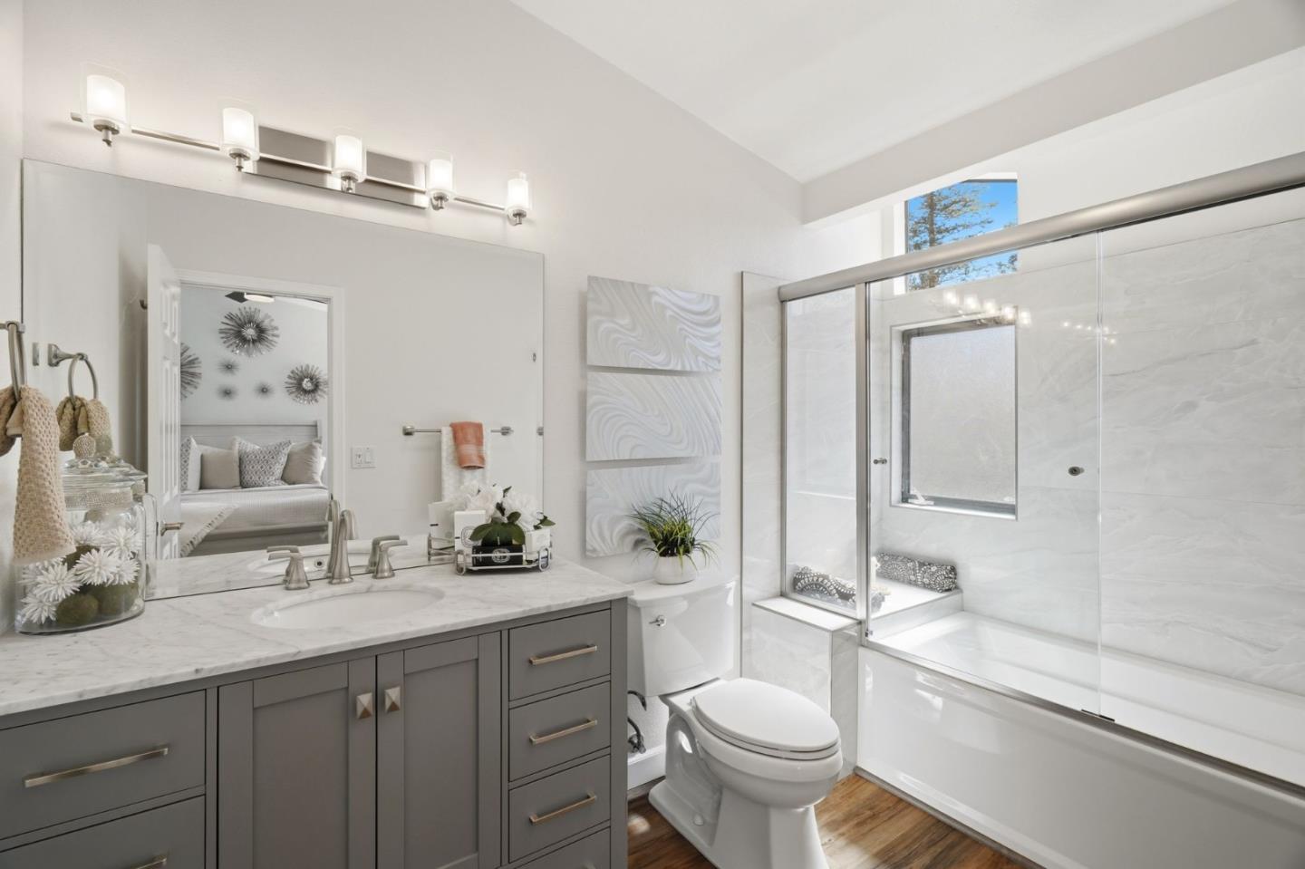 Detail Gallery Image 24 of 43 For 135 Redding Rd a,  Campbell,  CA 95008 - 2 Beds | 2/1 Baths