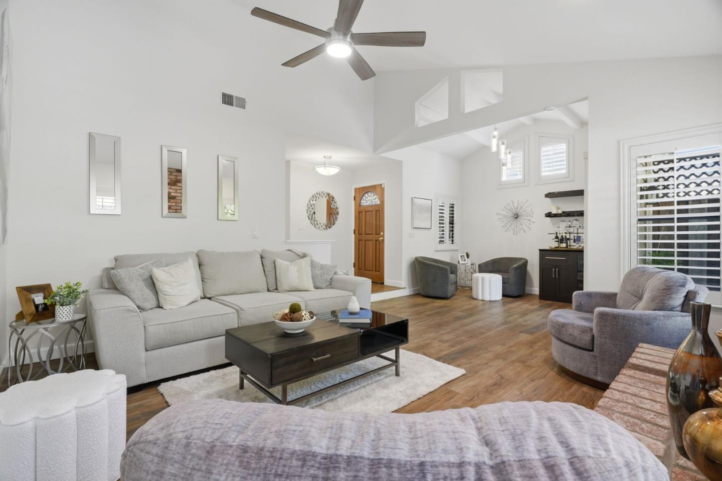 Detail Gallery Image 4 of 43 For 135 Redding Rd a,  Campbell,  CA 95008 - 2 Beds | 2/1 Baths