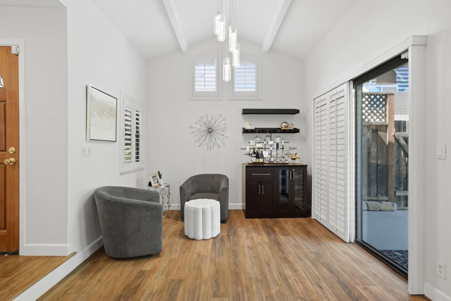 Detail Gallery Image 8 of 43 For 135 Redding Rd a,  Campbell,  CA 95008 - 2 Beds | 2/1 Baths