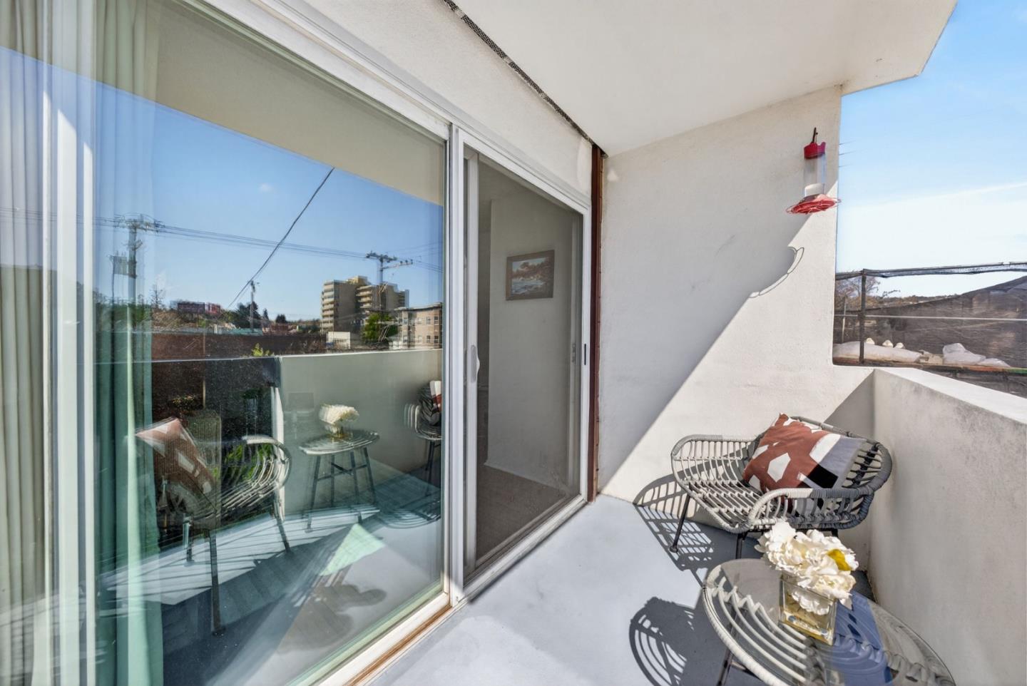 Detail Gallery Image 24 of 29 For 4099 Howe St #203,  Oakland,  CA 94611 - 2 Beds | 1 Baths