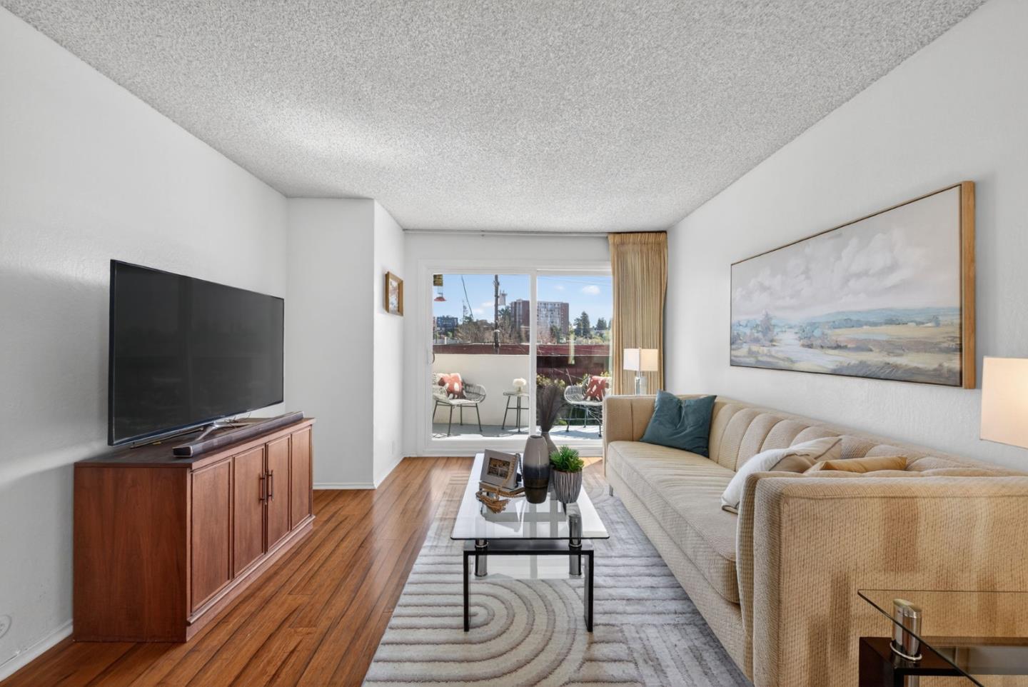 Detail Gallery Image 3 of 29 For 4099 Howe St #203,  Oakland,  CA 94611 - 2 Beds | 1 Baths