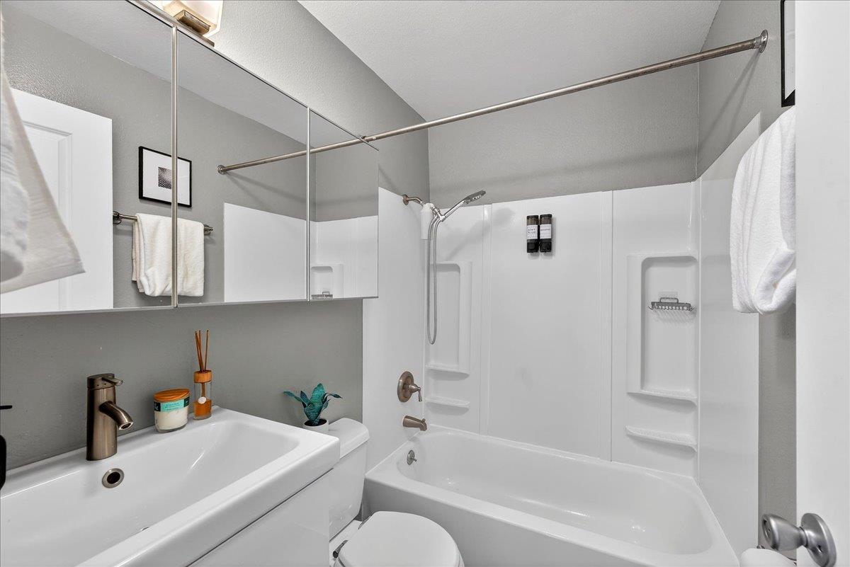 Detail Gallery Image 16 of 44 For 501 Sanger Way, San Jose,  CA 95125 - 3 Beds | 1 Baths