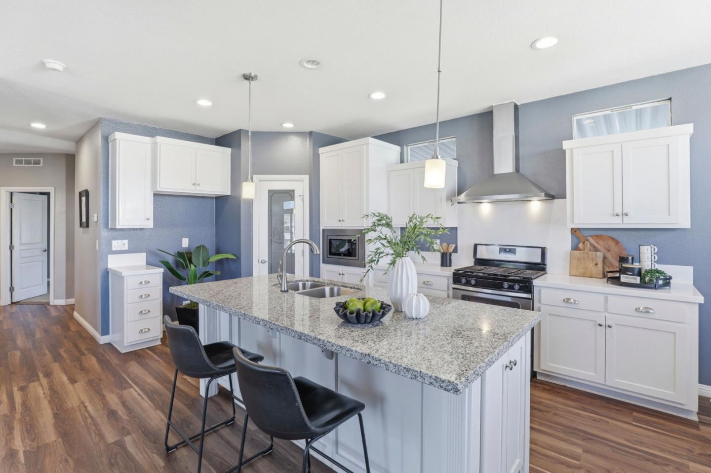 Detail Gallery Image 10 of 40 For 500 West 10th St #112,  Gilroy,  CA 95020 - 3 Beds | 2 Baths