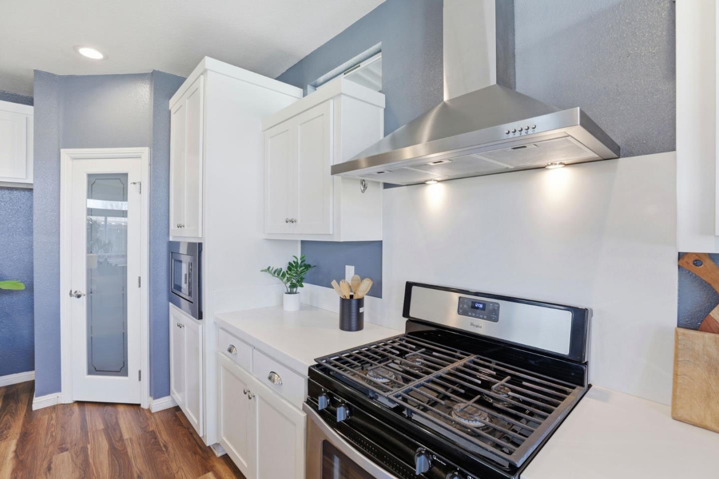 Detail Gallery Image 14 of 40 For 500 West 10th St #112,  Gilroy,  CA 95020 - 3 Beds | 2 Baths