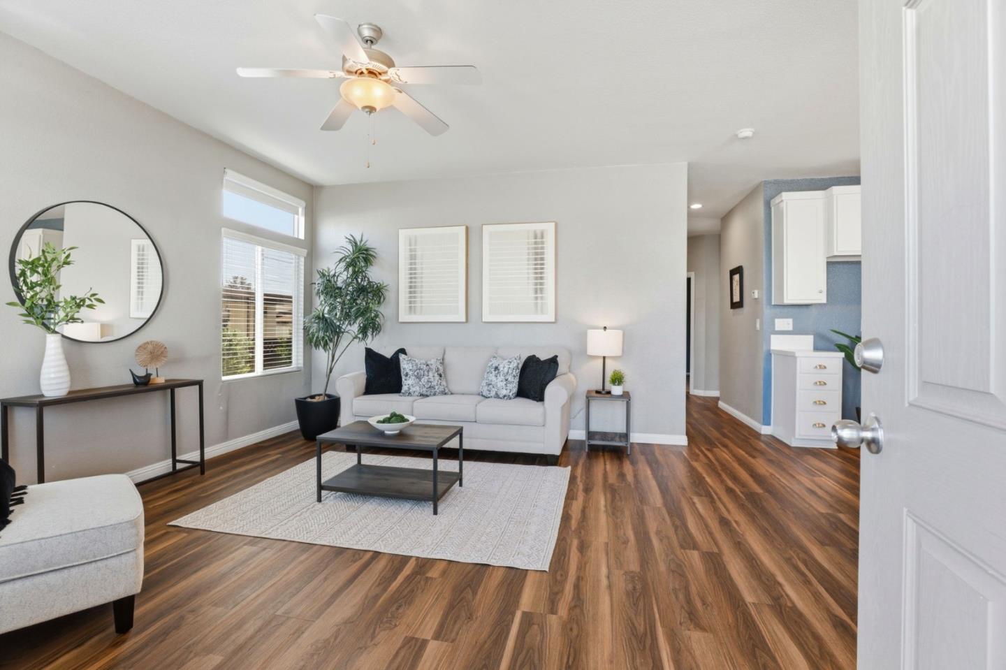 Detail Gallery Image 5 of 40 For 500 West 10th St #112,  Gilroy,  CA 95020 - 3 Beds | 2 Baths