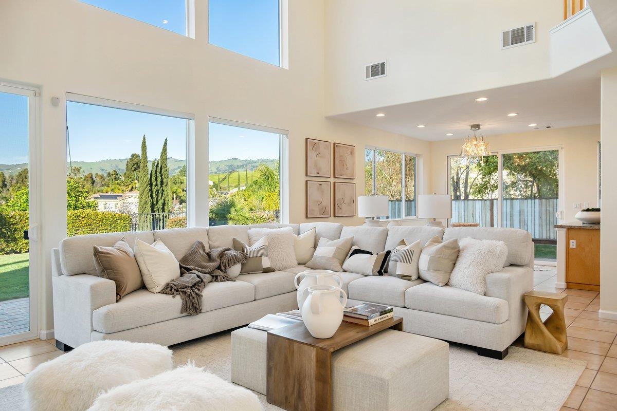 Detail Gallery Image 10 of 103 For 2231 Quail Bluff Ct, San Jose,  CA 95121 - 4 Beds | 4 Baths