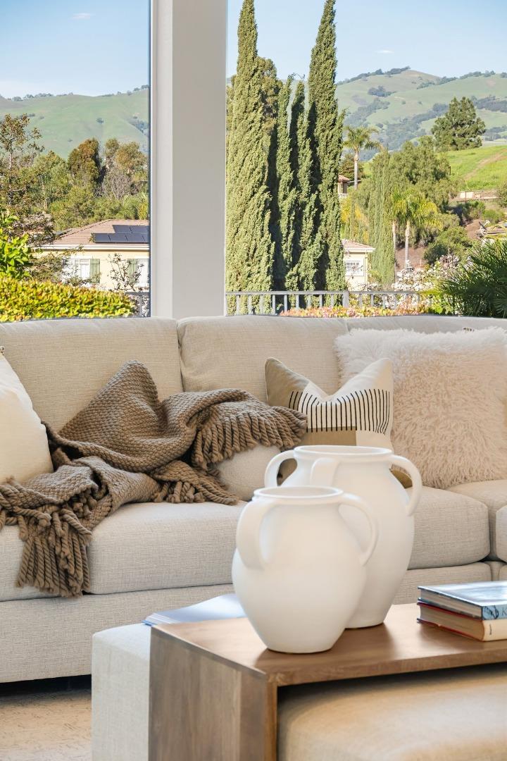 Detail Gallery Image 12 of 103 For 2231 Quail Bluff Ct, San Jose,  CA 95121 - 4 Beds | 4 Baths