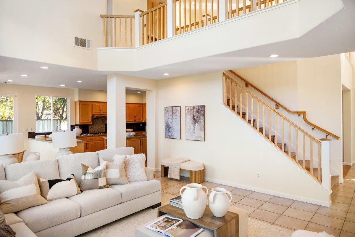 Detail Gallery Image 13 of 103 For 2231 Quail Bluff Ct, San Jose,  CA 95121 - 4 Beds | 4 Baths