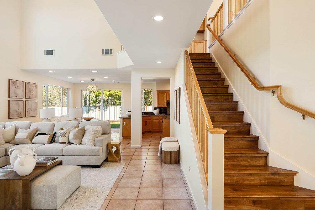 Detail Gallery Image 14 of 103 For 2231 Quail Bluff Ct, San Jose,  CA 95121 - 4 Beds | 4 Baths