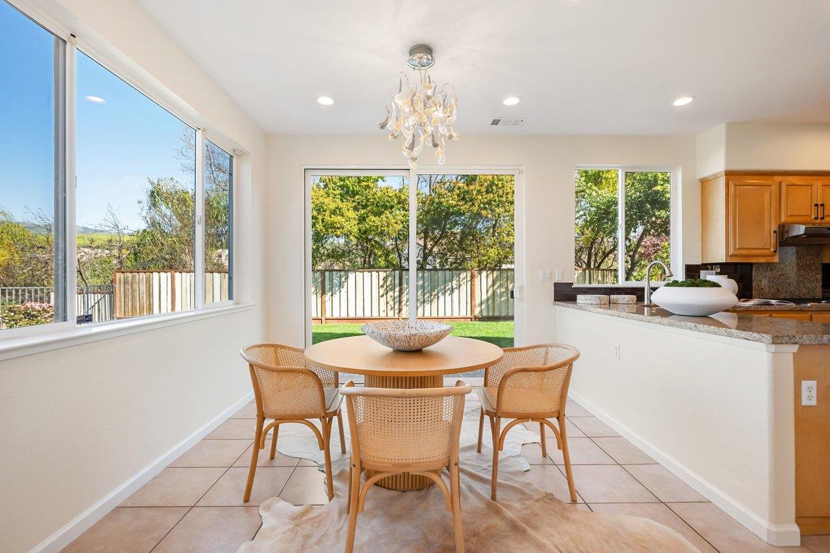 Detail Gallery Image 17 of 103 For 2231 Quail Bluff Ct, San Jose,  CA 95121 - 4 Beds | 4 Baths