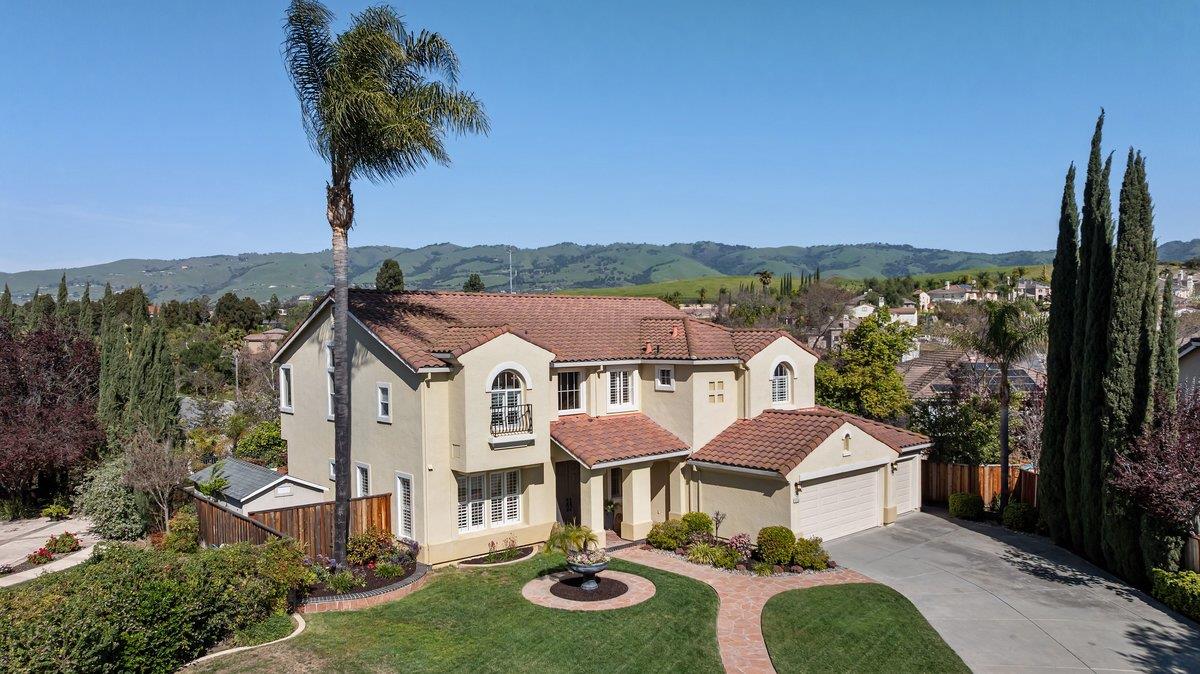 Detail Gallery Image 2 of 103 For 2231 Quail Bluff Ct, San Jose,  CA 95121 - 4 Beds | 4 Baths