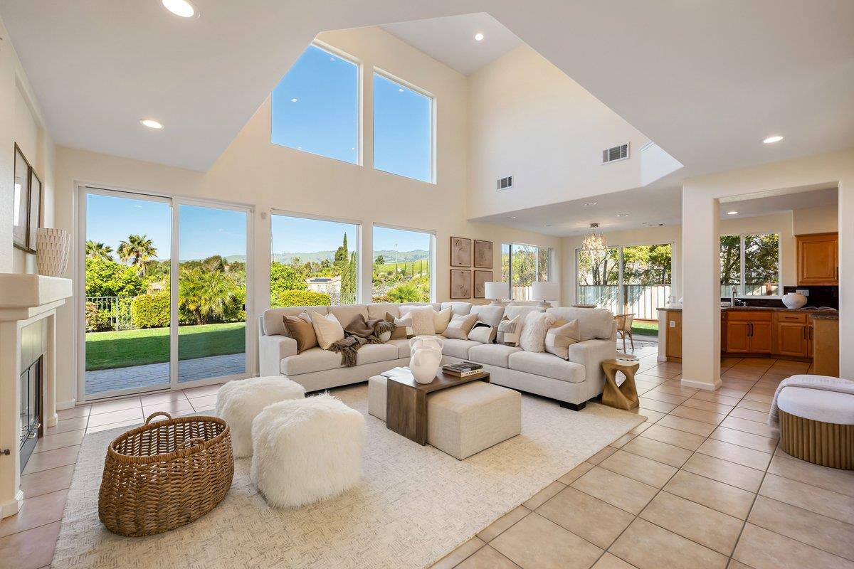 Detail Gallery Image 3 of 103 For 2231 Quail Bluff Ct, San Jose,  CA 95121 - 4 Beds | 4 Baths