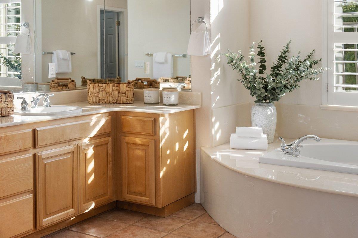 Detail Gallery Image 47 of 103 For 2231 Quail Bluff Ct, San Jose,  CA 95121 - 4 Beds | 4 Baths