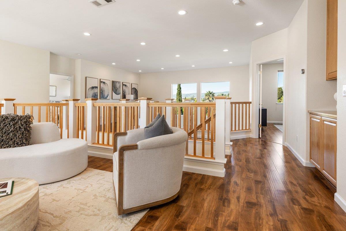 Detail Gallery Image 49 of 103 For 2231 Quail Bluff Ct, San Jose,  CA 95121 - 4 Beds | 4 Baths