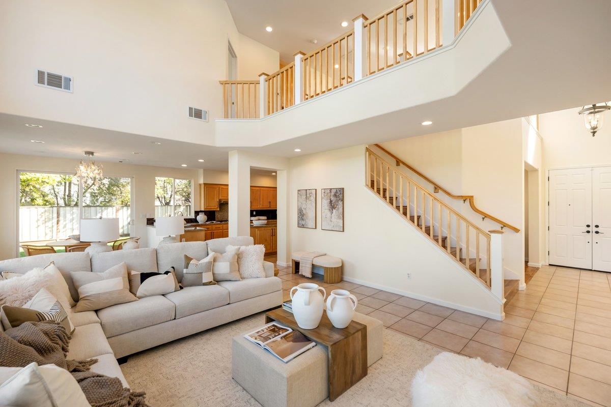 Detail Gallery Image 9 of 103 For 2231 Quail Bluff Ct, San Jose,  CA 95121 - 4 Beds | 4 Baths