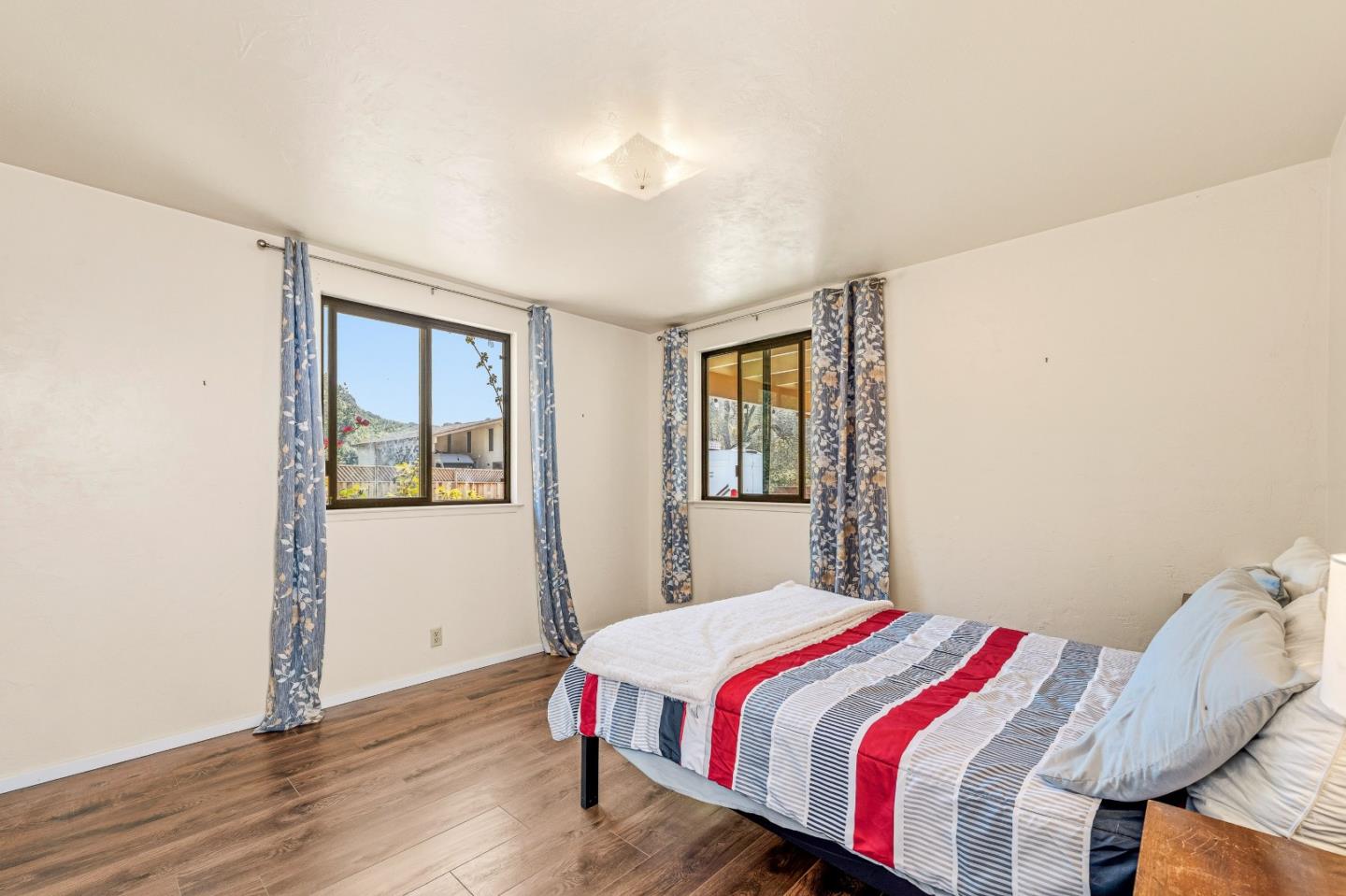 Detail Gallery Image 14 of 36 For 77 Laureles Grade, Salinas,  CA 93908 - 4 Beds | 3 Baths