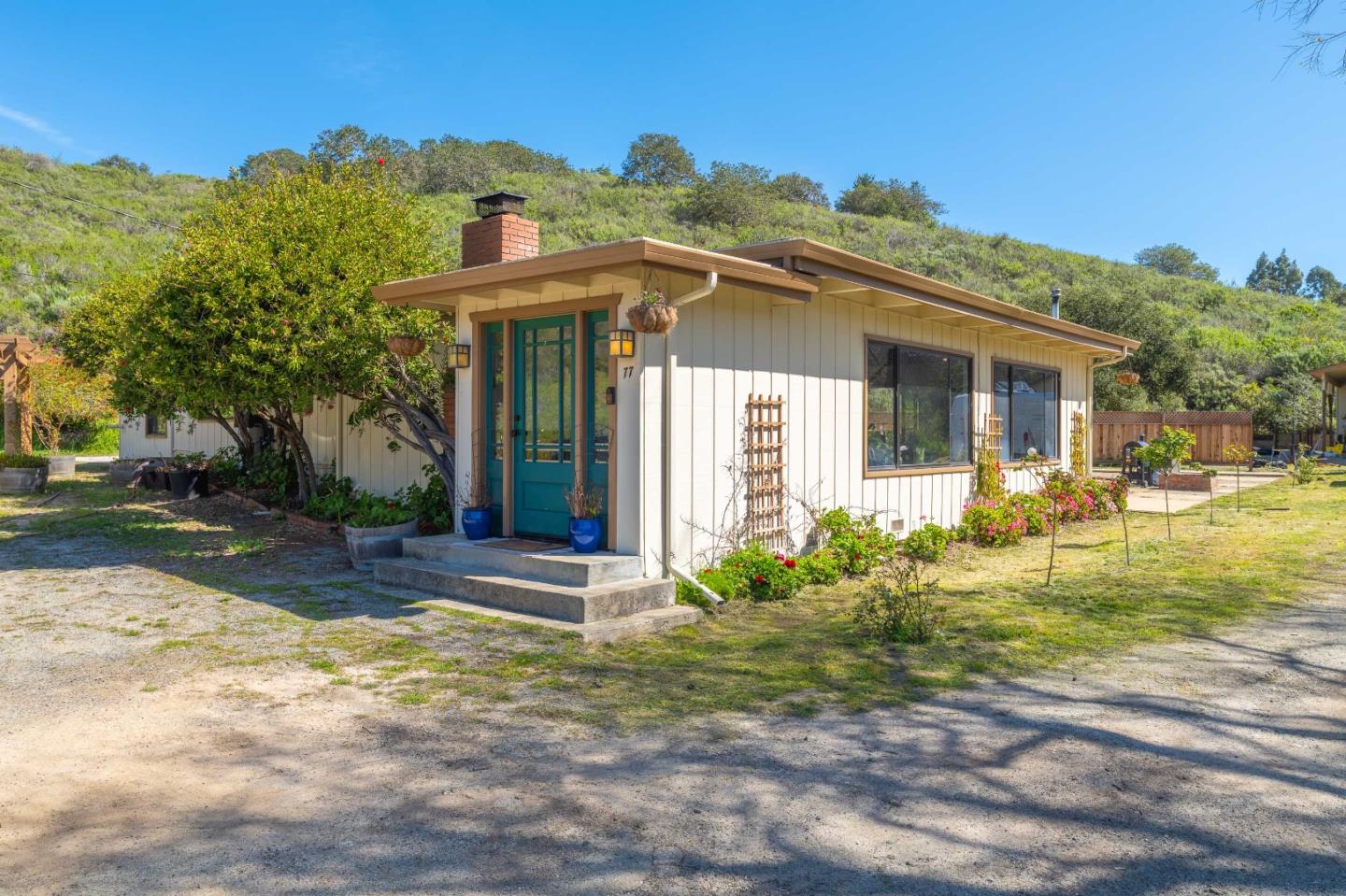 Detail Gallery Image 21 of 36 For 77 Laureles Grade, Salinas,  CA 93908 - 4 Beds | 3 Baths