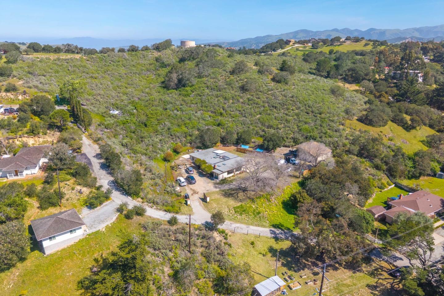 Detail Gallery Image 31 of 36 For 77 Laureles Grade, Salinas,  CA 93908 - 4 Beds | 3 Baths