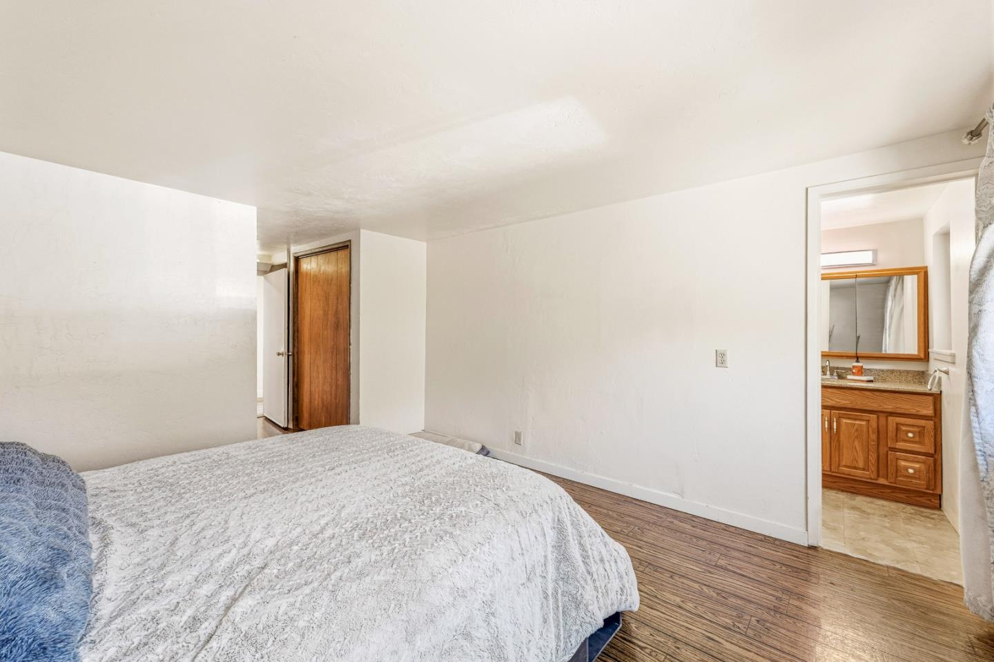 Detail Gallery Image 9 of 36 For 77 Laureles Grade, Salinas,  CA 93908 - 4 Beds | 3 Baths