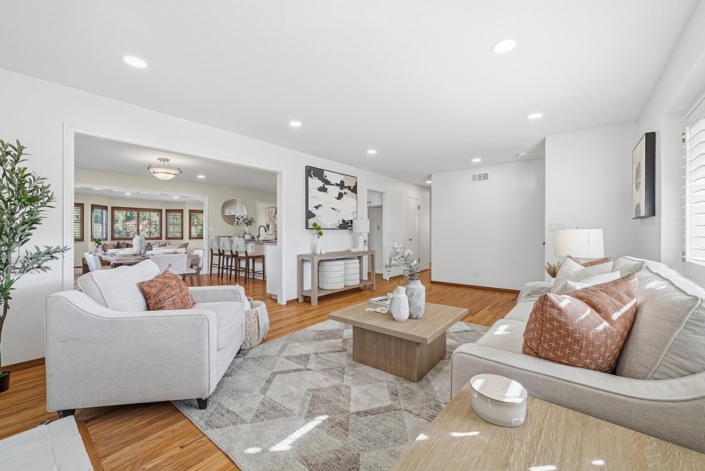 Detail Gallery Image 8 of 44 For 2163 Woodard Rd, San Jose,  CA 95124 - 3 Beds | 2 Baths