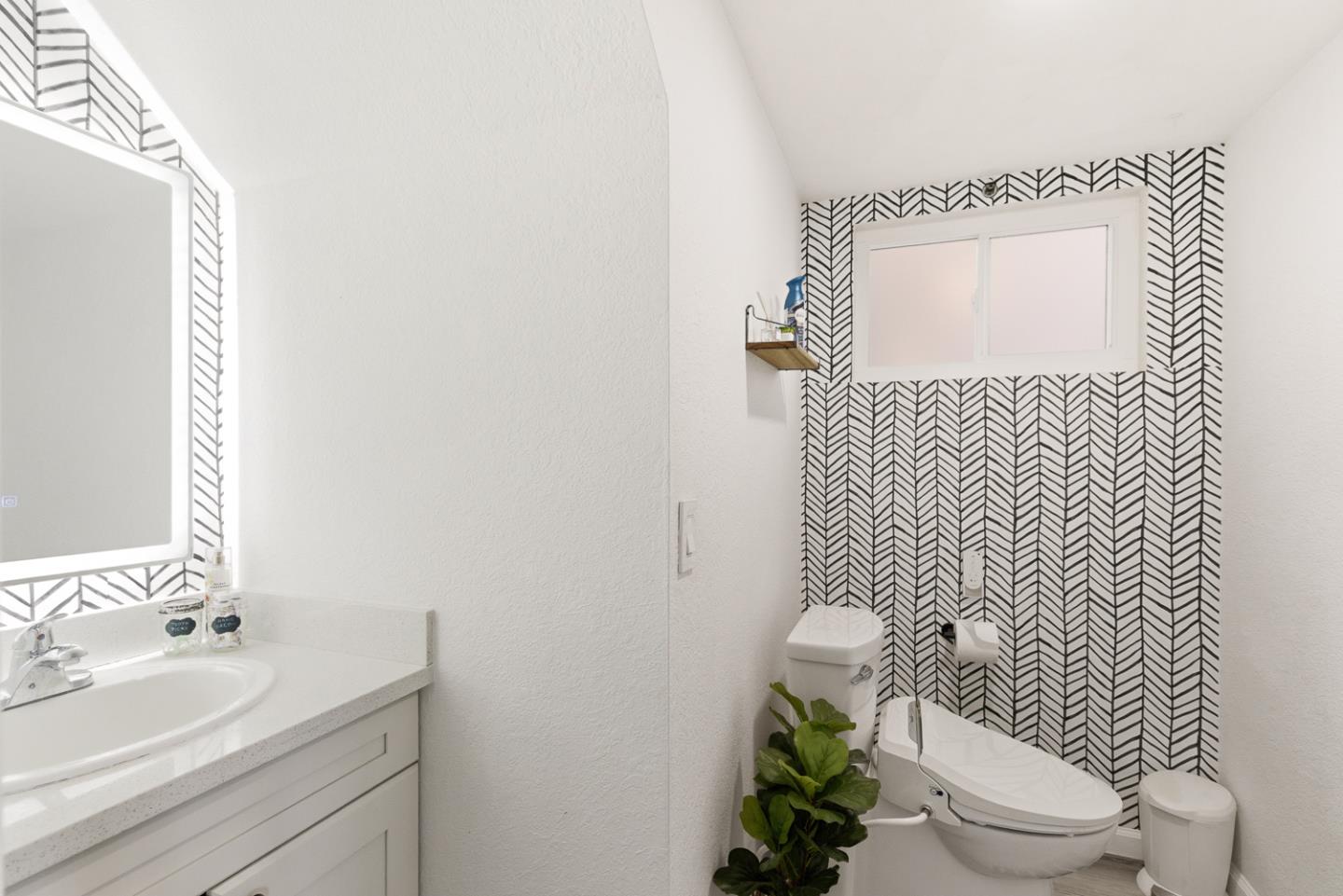 Detail Gallery Image 14 of 31 For 3550 Carter #126,  South San Francisco,  CA 94080 - 3 Beds | 2/1 Baths