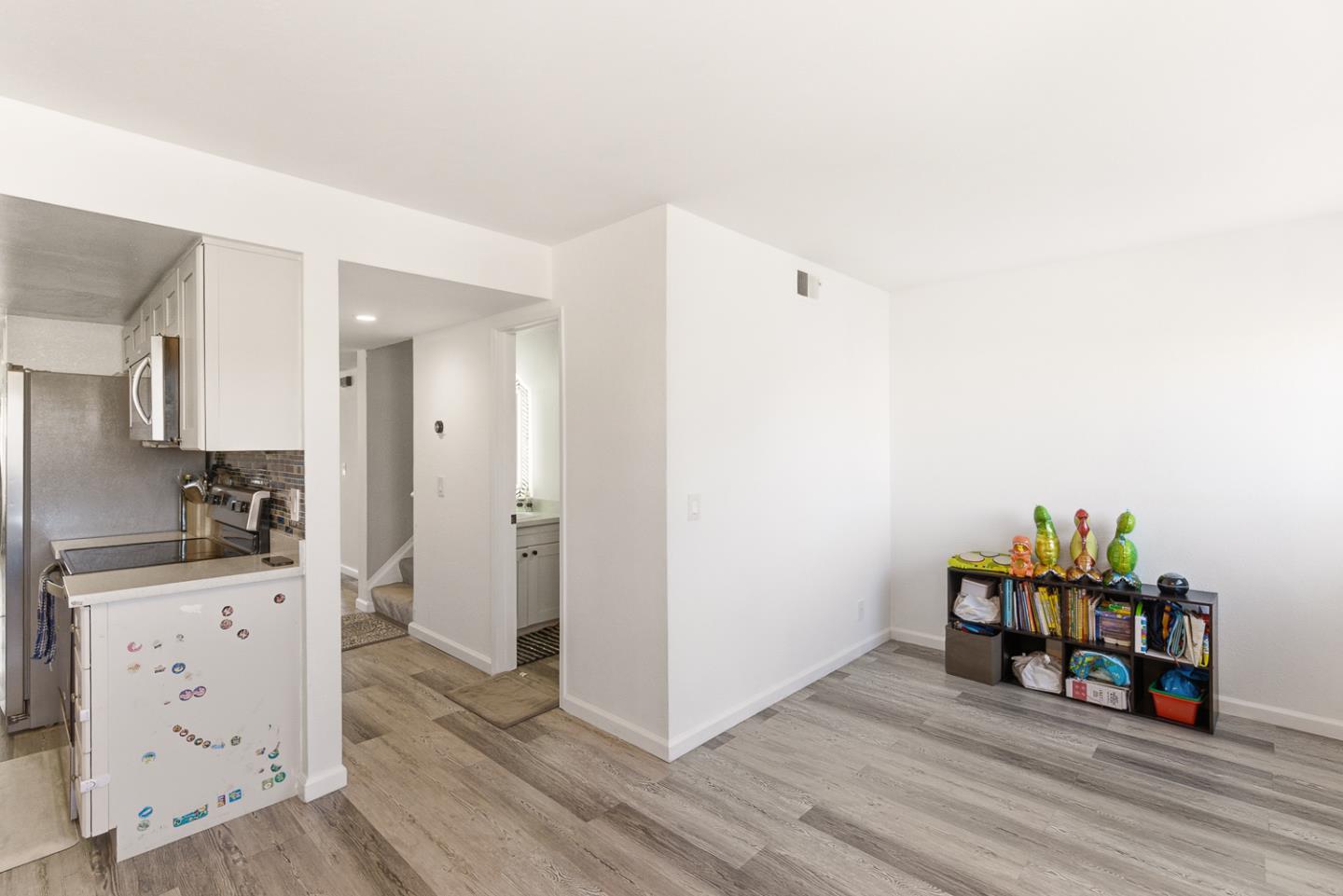 Detail Gallery Image 17 of 31 For 3550 Carter #126,  South San Francisco,  CA 94080 - 3 Beds | 2/1 Baths