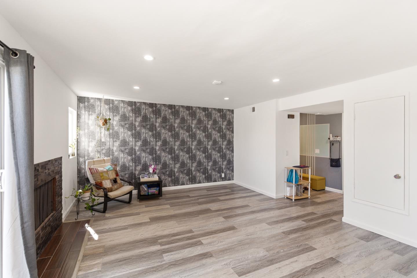 Detail Gallery Image 7 of 31 For 3550 Carter #126,  South San Francisco,  CA 94080 - 3 Beds | 2/1 Baths