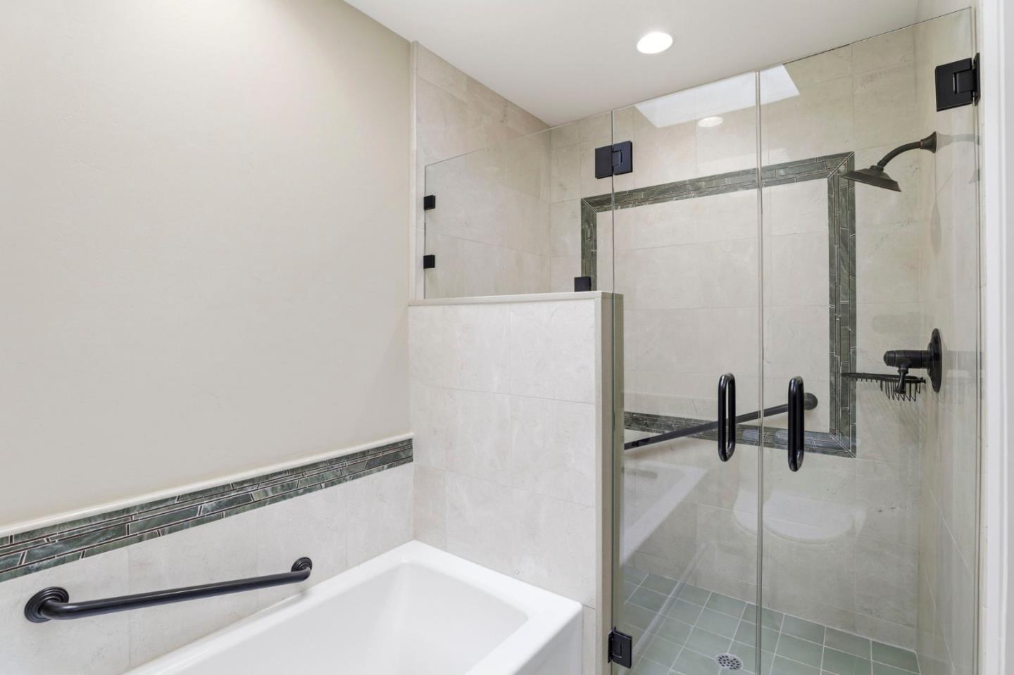 Detail Gallery Image 16 of 29 For 2463 Sharon Oaks Dr, Menlo Park,  CA 94025 - 2 Beds | 2 Baths