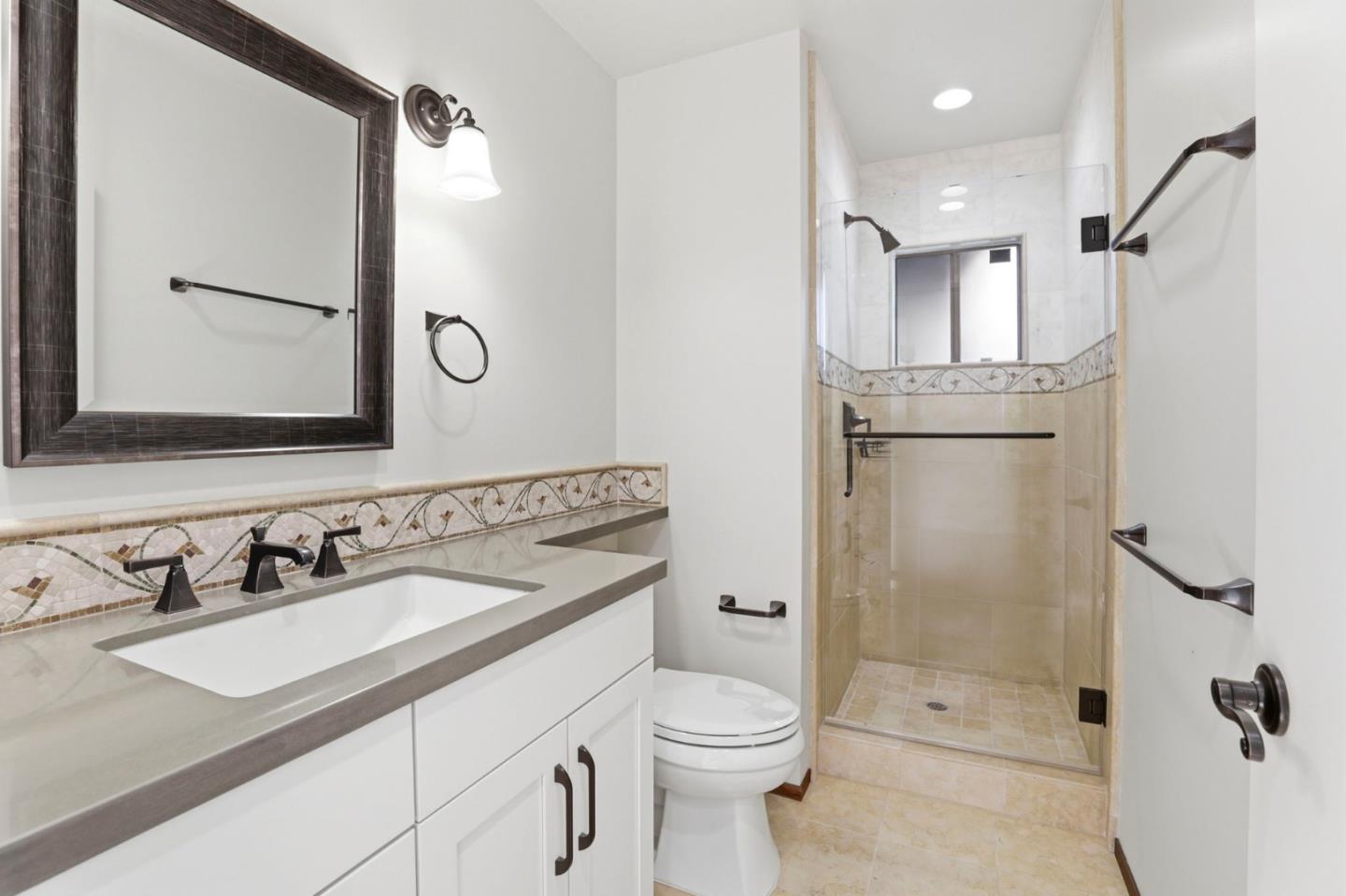 Detail Gallery Image 18 of 29 For 2463 Sharon Oaks Dr, Menlo Park,  CA 94025 - 2 Beds | 2 Baths