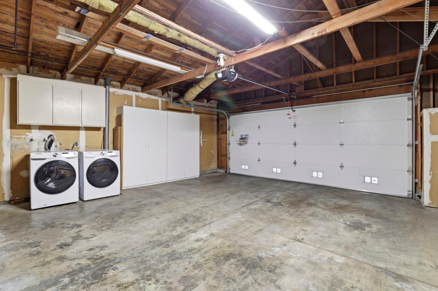 Detail Gallery Image 22 of 29 For 2463 Sharon Oaks Dr, Menlo Park,  CA 94025 - 2 Beds | 2 Baths