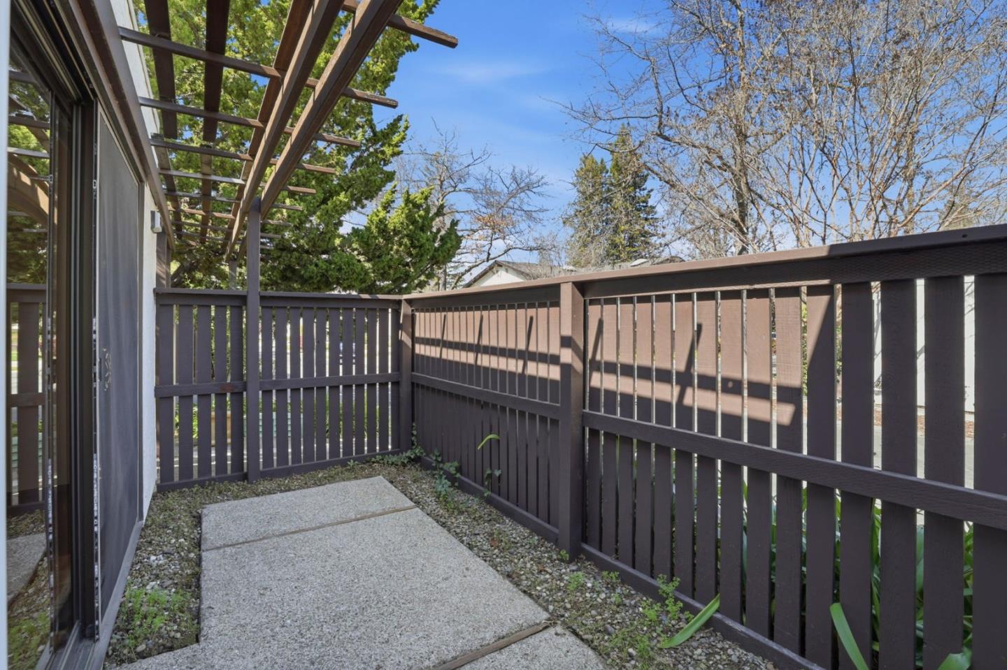 Detail Gallery Image 26 of 29 For 2463 Sharon Oaks Dr, Menlo Park,  CA 94025 - 2 Beds | 2 Baths