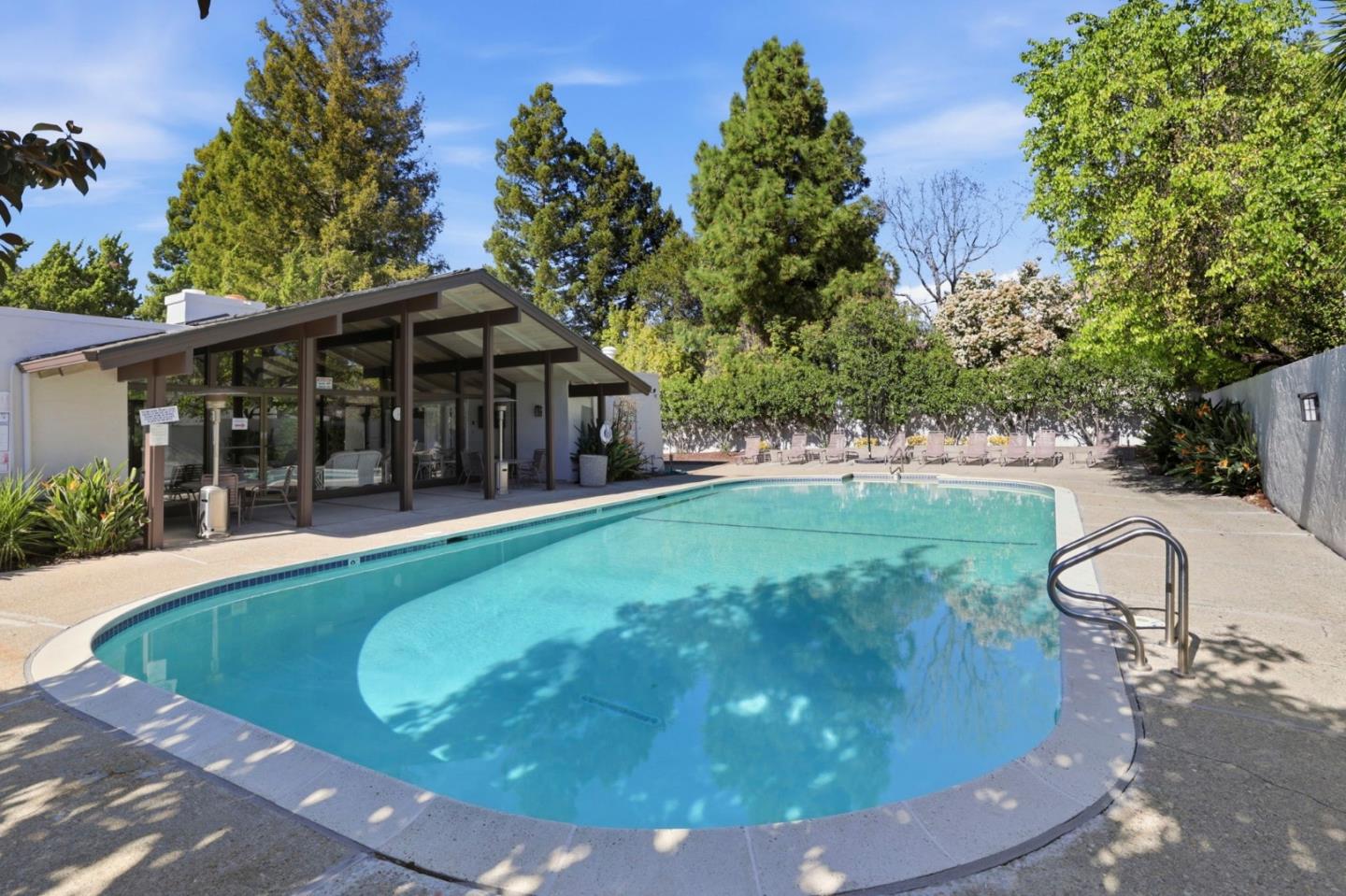 Detail Gallery Image 28 of 29 For 2463 Sharon Oaks Dr, Menlo Park,  CA 94025 - 2 Beds | 2 Baths