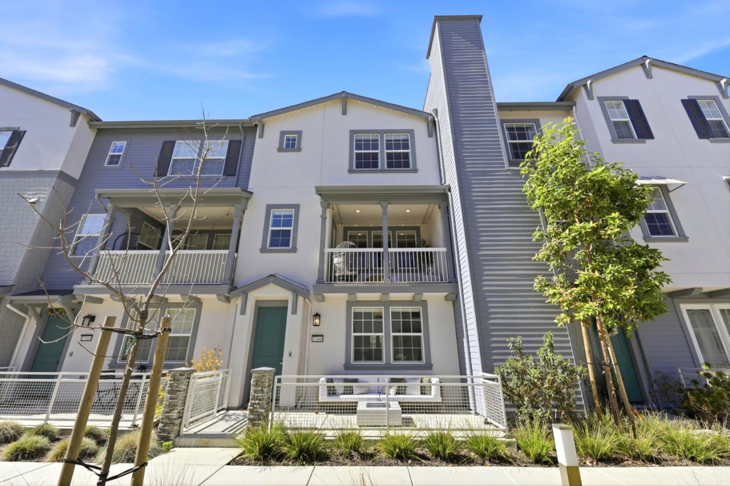 Front Image Thumbnail for ML82038378